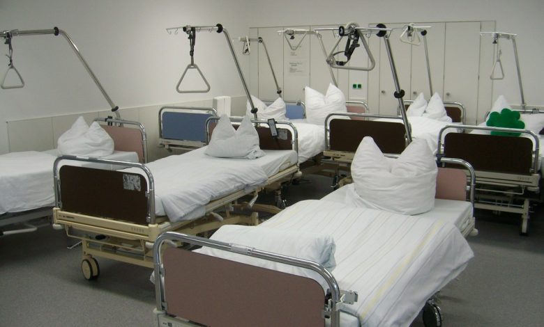 Benefits of Buying Used Hospital Beds for At-Home Caregivers