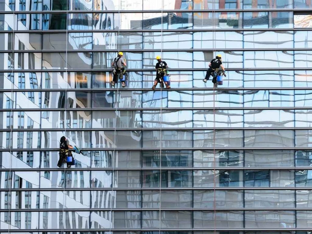 https://econarticle.com/the-importance-of-professional-commercial-window-cleaning-in-melbourne/